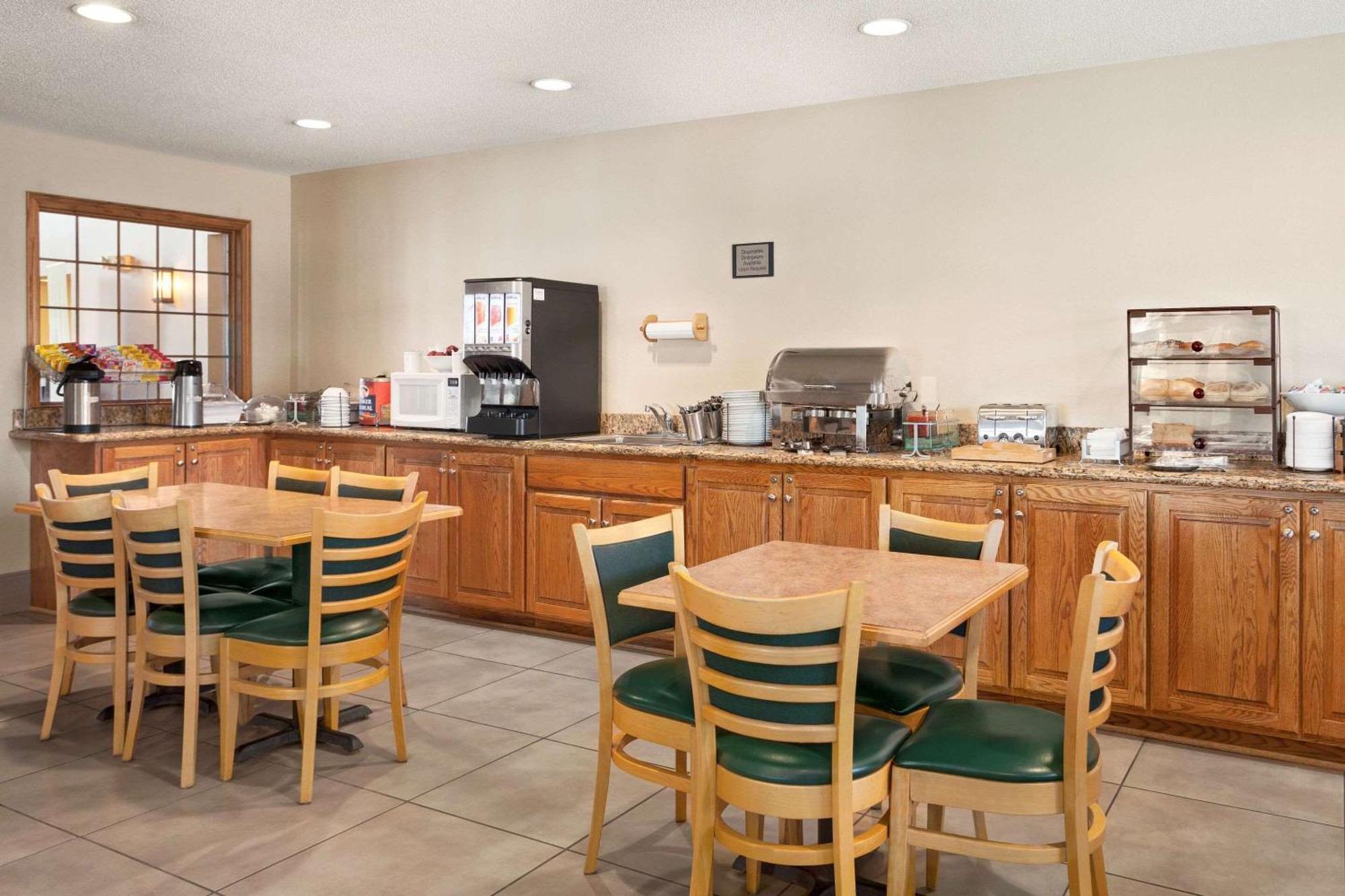 Country Inn & Suites By Radisson, Fort Dodge, Ia Kültér fotó